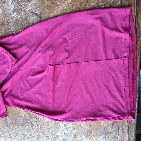 Body contouring off the shoulder Maroon Mini Dress!!! - Picture 5 of 5